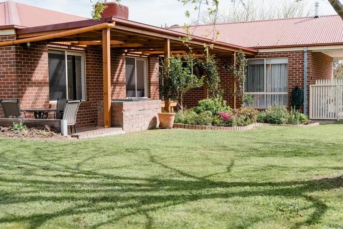 Mulberry House - Image 1