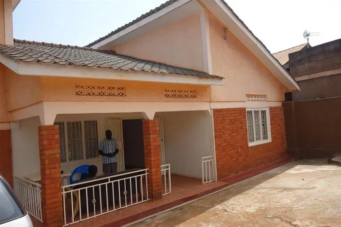 Yahoo Guesthouse - Image 1