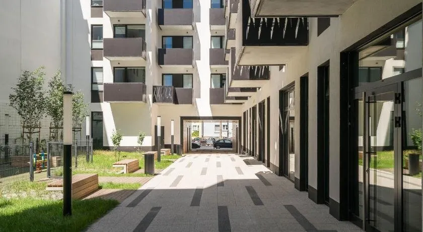 Deluxe Apartments By The Railway Station Wroclaw - Image 1