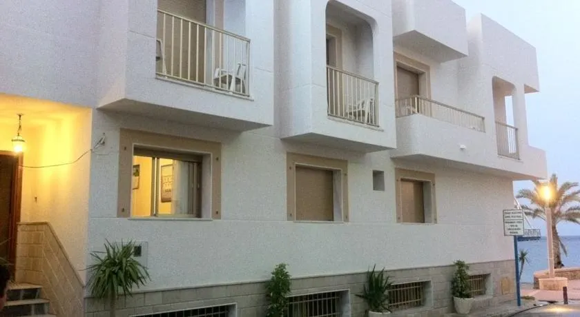 Hostal Miramar Playa - Image 1