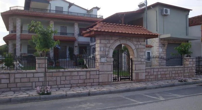 Simos Apartments - Image 1