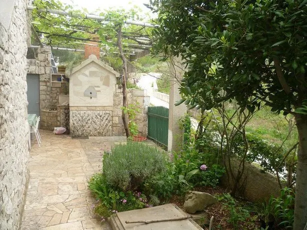 Seaview Holiday Apartments - Image 1