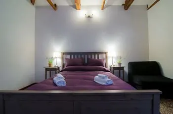 Vanilla House - Image 1