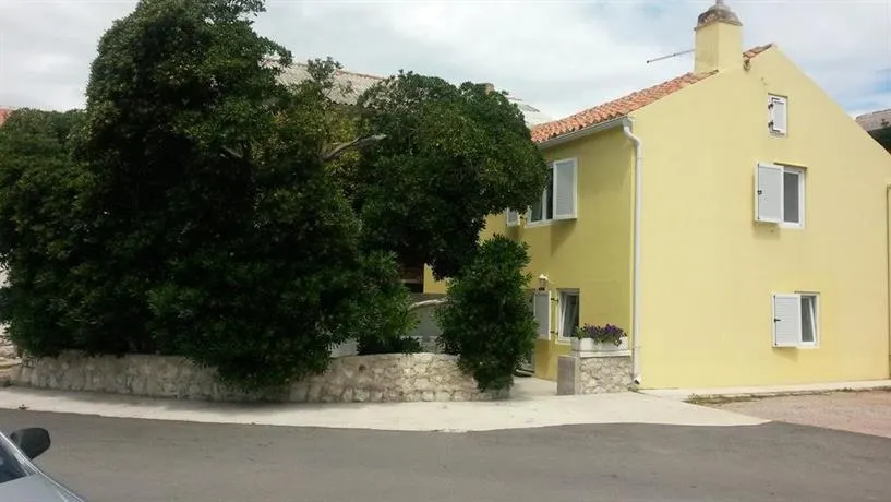 House Nina Rab - Image 1