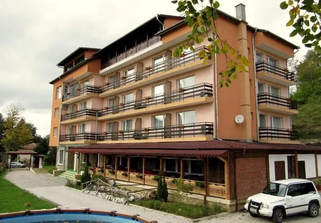 Family Hotel Lipite - Image 1