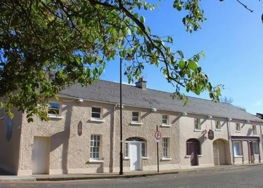 Spinners On Castle Street - Image 1