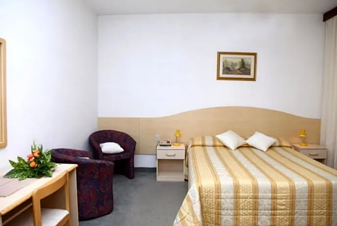 Hotel La Rondine - Image 1