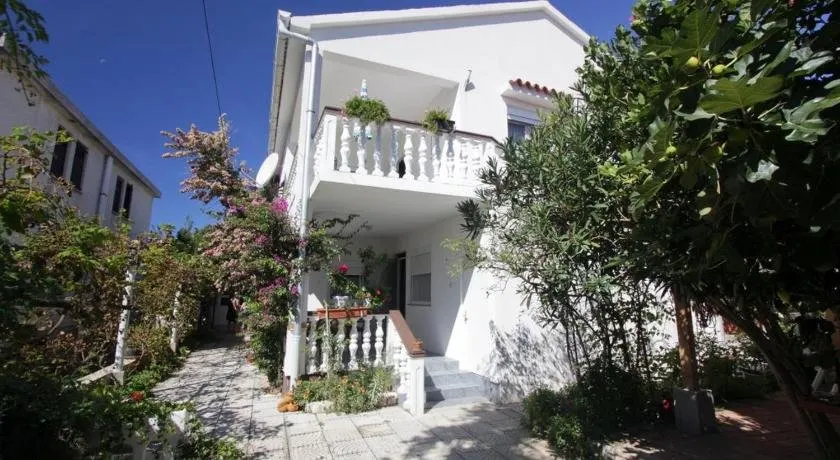 Apartments Alma - Image 1