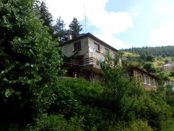 Zornica Guest House - Image 1