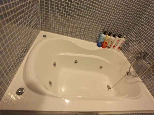 Hotel Yaja Seo Gu - Image 1