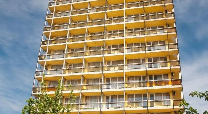 Ihs Hotel - Image 1