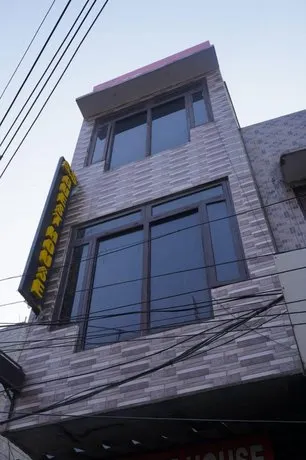 Shiv Shankar Guest House by OYO Rooms - Image 1