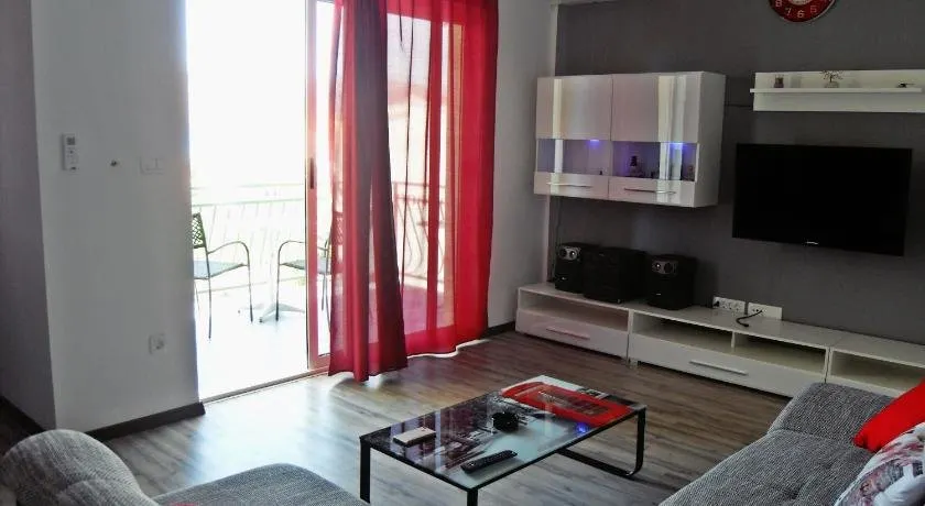 Apartment Cude - Image 1