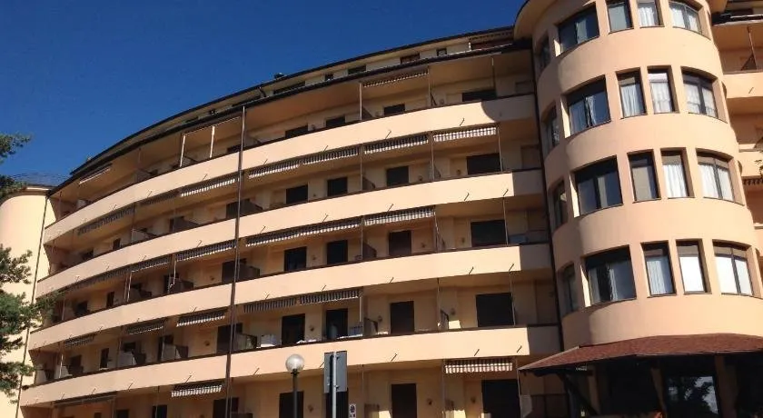 Residence Selva Dei Pini - Image 1