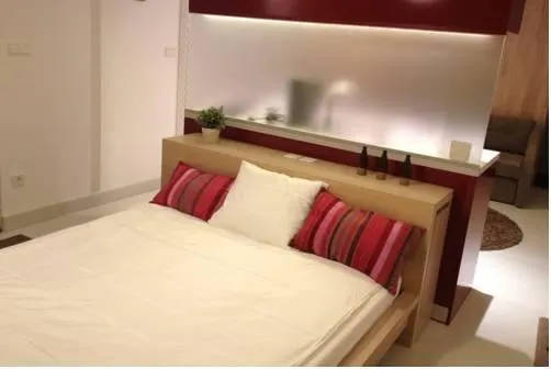 Artoral Rooms and Apartment - Image 1