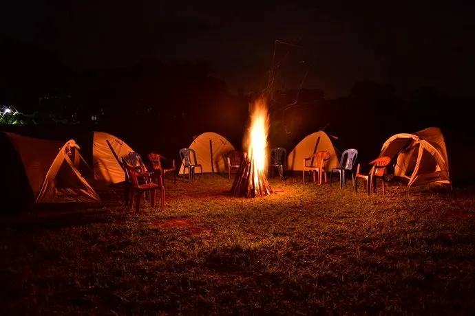 Farm Tent and Camp - Image 1