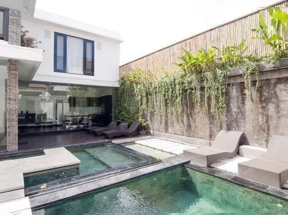 Sky Villa Seminyak - Image 1