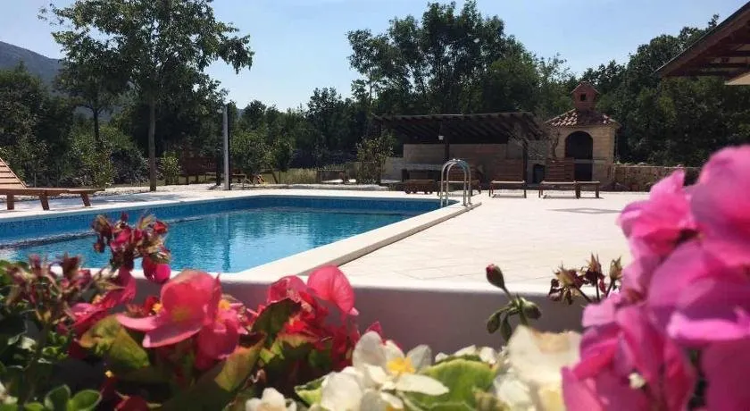 Villa Mia - Image 1