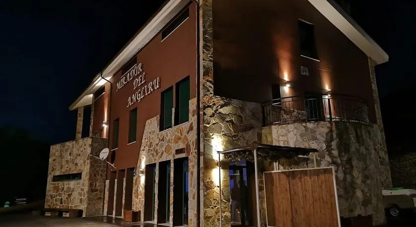 Hotel - Albergue Mirador Del Angliru - Image 1