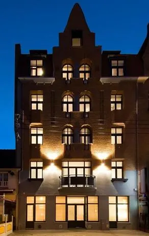 Pol Hotel - Image 1