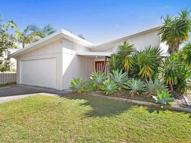 Casuarina Escape - Image 1