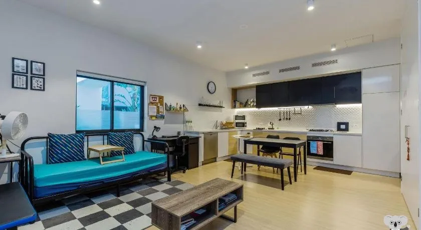 KOZYGURU WEST END 10 MINS TO CITY 1 BED APT + FREE PARKING QWE017 - Image 1