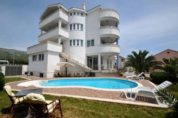 Apartments Villa Lida - Image 1