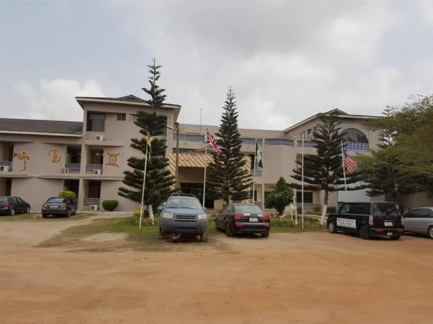 Matlat Hotel - Image 1