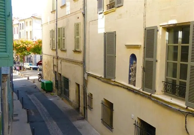 Les Remparts - Image 1
