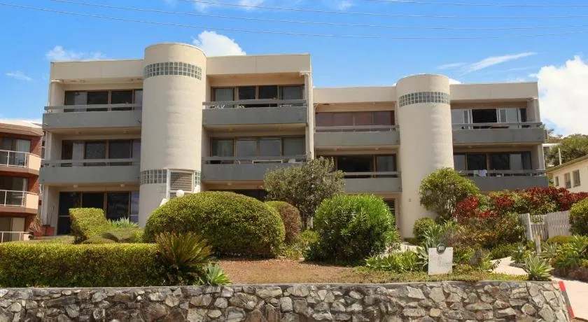 Unit 2, Biriny Lodge, 1686-1689 David Low Way Coolum Beach - Image 1