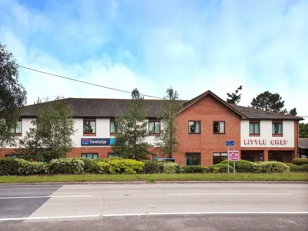 Travelodge Ringwood Hotel - Image 1