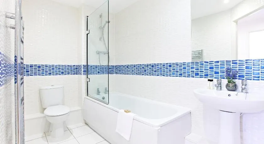 Borehamwood - Luxury 2 bed 2 bath apartment - Image 1