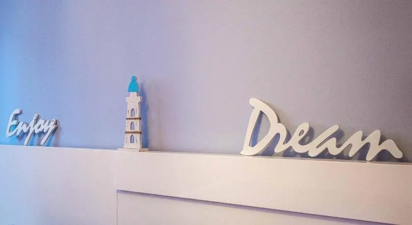 Two bedroom stylish studio, 5 minutes walk from the beach - Image 1