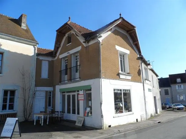 Appartements Yzeures Sur Creuse - Image 1