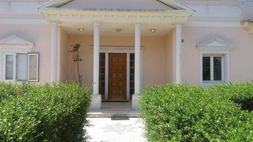 Palacehouse - Image 1