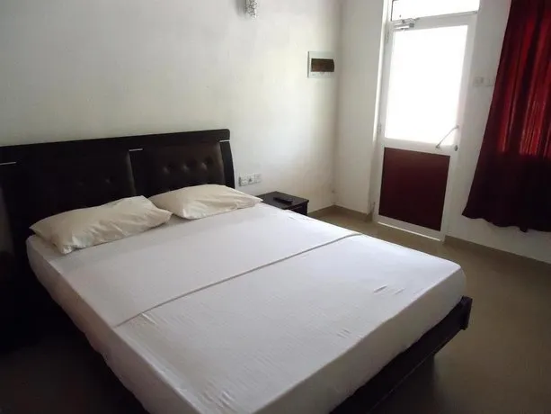 The Rock Hotel - Image 1