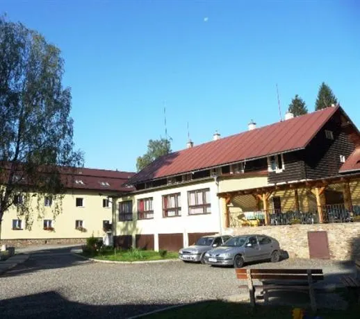 U Starého rybníka, rekreační a sportovní středisko - Image 1