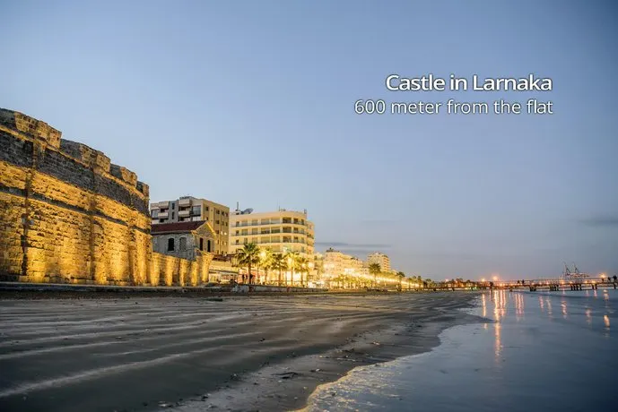 Laila's Luxury Seaview Apartment - Image 1