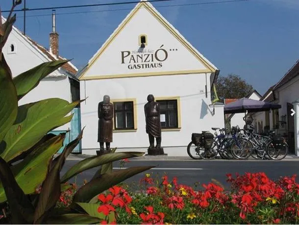 Horvath Haz Panzio - Image 1