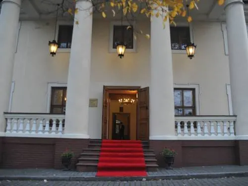 Dwor Zieleniewskich - Image 1