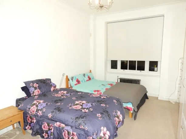 Eyre Court 109 - Image 1