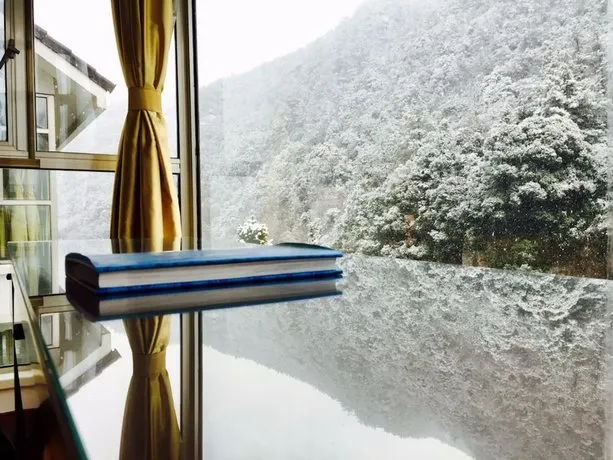 Linan Herunshijia Holiday Hotel - Image 1