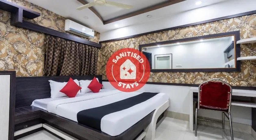 Blue Diamond Hotel And Restaurant by OYO Rooms - Image 1