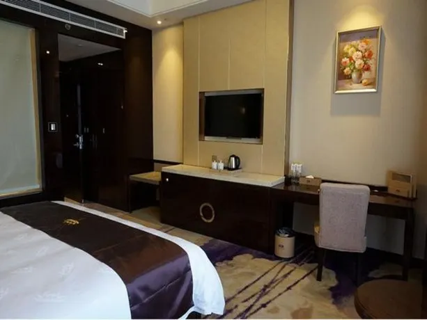 Zhonghe International Hotel - Image 1