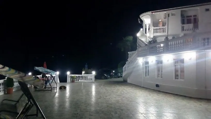 Hotel Zura Palace - Image 1