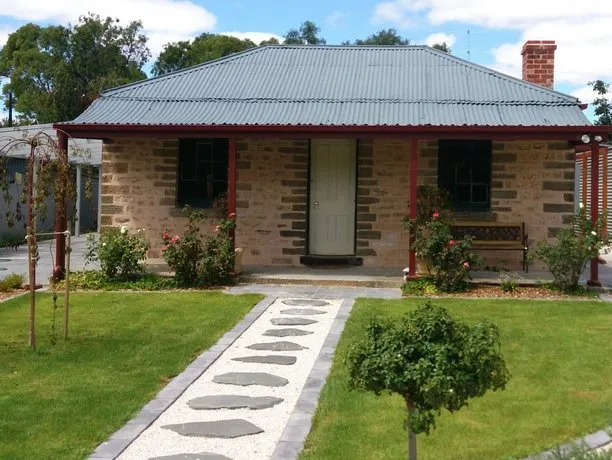 Annabelle's Cottage - Image 1