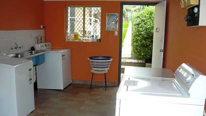Albany Apartments - Image 1