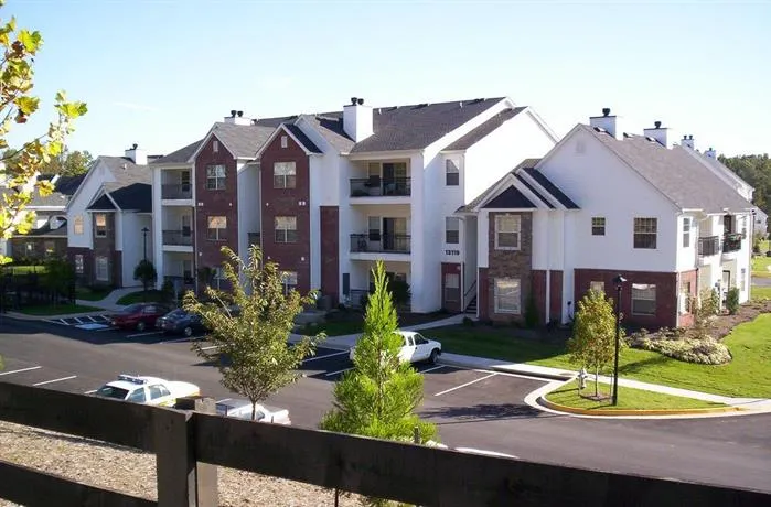 Execustay Crowne Swift Creek - Image 1