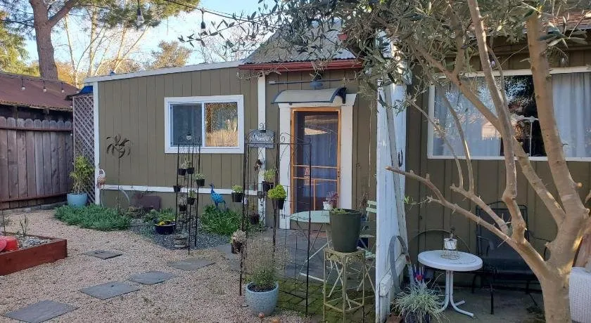 West End Cottage - Image 1