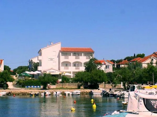 Apartments Leo - Image 1